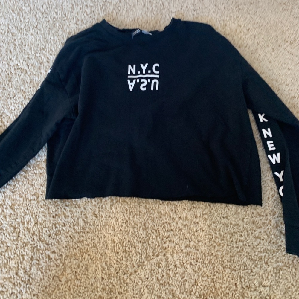 Black NYC H&M shirt